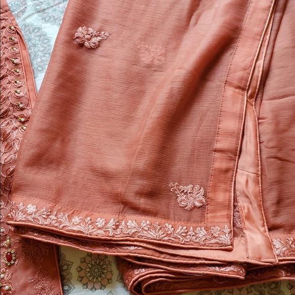 Gorgeous two piece Salwar kameez - Picture 8 of 11